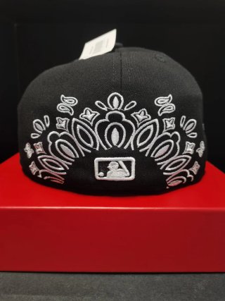 Gorra New Era 59FIFTY Paisley Blanco Talla7.1/8