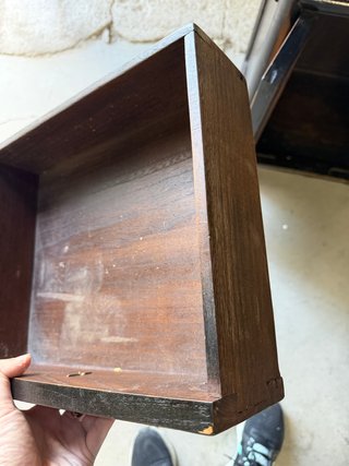Comodino orientale in legno