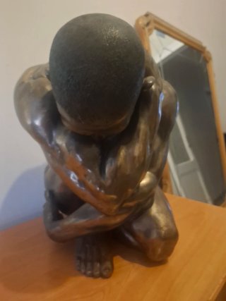 Escultura Bronce Hombre Sentado