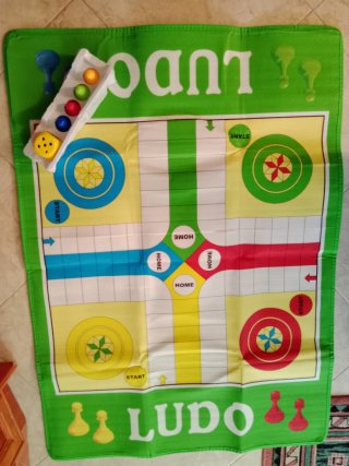 Juego de Ludo y Serpientes y escaleras