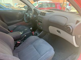 Alfa Romeo 147 2004 pegatina B 199mil kl único pro