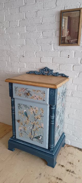 Mueble auxiliar/mesita noche vintage restaurado