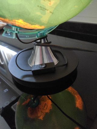 Globo terráqueo iluminado