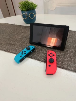 Nintendo Switch Azul/Rojo + Accesorios