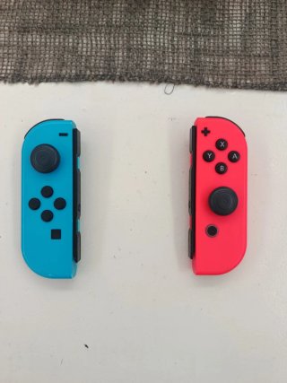 Nintendo Switch Azul/Rojo + Accesorios