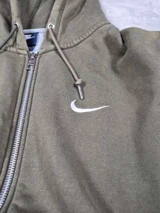 Sudadera Nike Verde con cremallera y capucha