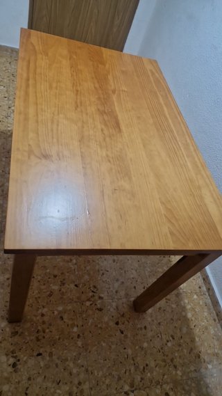 Mesa y sillas