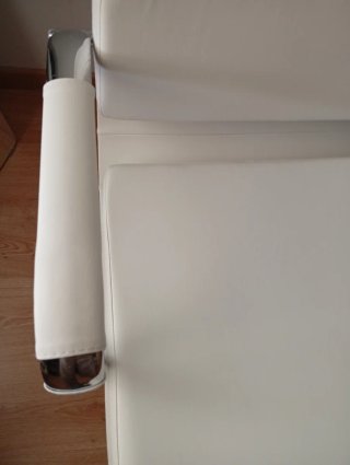Silla de oficina blanca