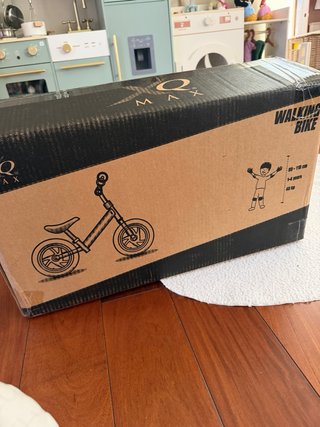 Bicicleta infantil sin pedales + cesta de regalo