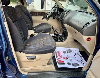 Nissan Terrano II 2000