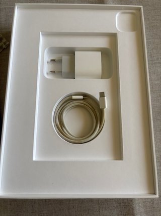 iPad Pro 11 2022 Wi-Fi 256GB Argento, con keyboard