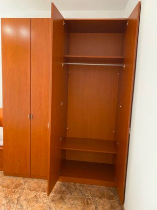 Armario de madera para habitación