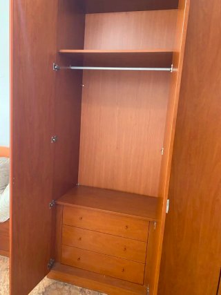 Armario de madera para habitación