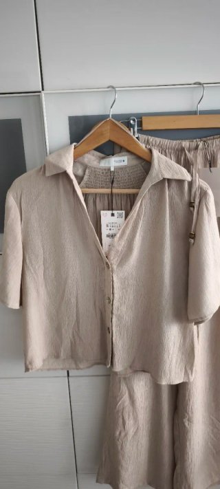 Conjunto Zara Camisa y Pantalón Beige