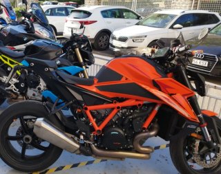 KTM 1390 Super Duke R Naranja/Negra