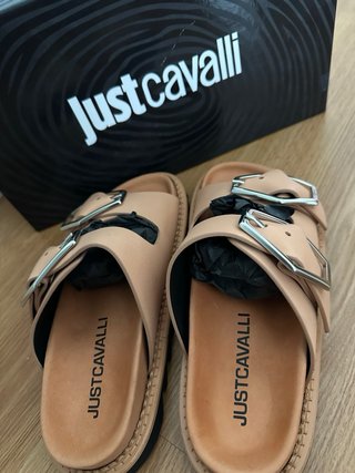 Sandalias Just Cavalli Beige y Plata