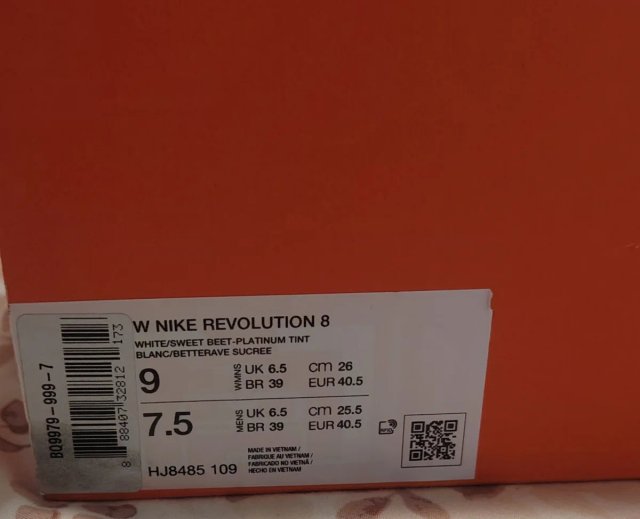 Nike Revolution 8 Talla 40.5