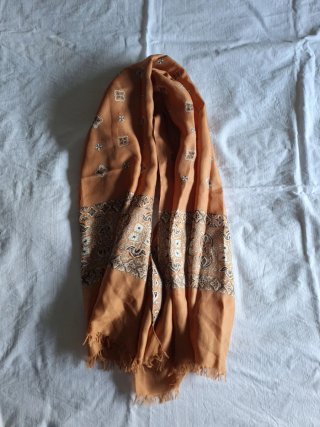 Foulard arancione con fantasia