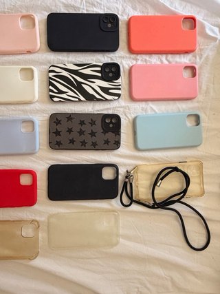 Cover iPhone 11 (Varietà di Colori)