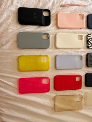 Cover iPhone 11 (Varietà di Colori)
