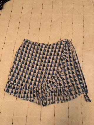 Pantalón corto estampado geométrico