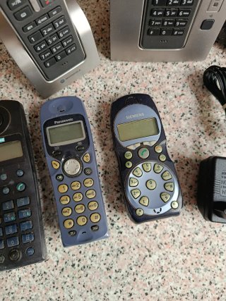 Lote Teléfonos Antiguos Airis, Motorola, Philips,