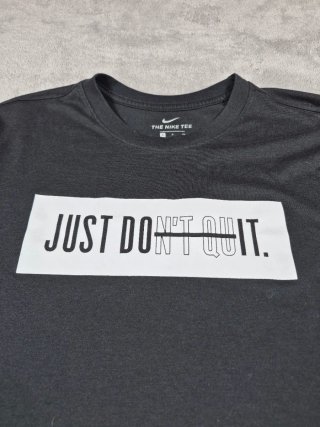 Camiseta Nike negra dri-fit