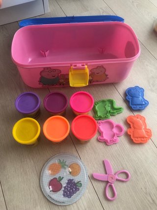 Maletín Peppa Pig y plastilinas