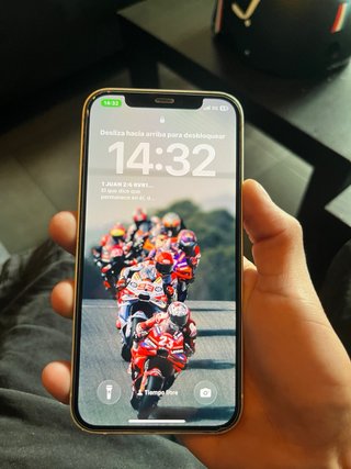 iPhone 12 blanco en buen estado 81% de bateria