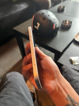 iPhone 12 blanco en buen estado 81% de bateria