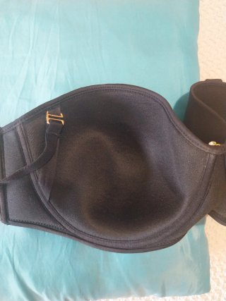 Sujetador negro con y sin tirantes