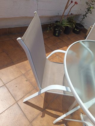 URGE!!! Mesa redonda cristal y 4 sillas
