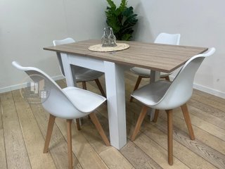 MESA EXTENSIBLE CON 4 SILLAS