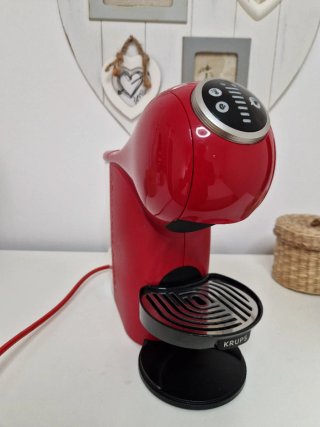 Macchina da caffè Dolce Gusto rossa