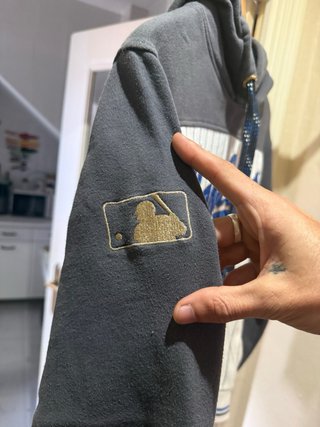 Sudadera Oficial Yankees Azul, blanco y gris lo