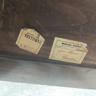 Mesa de madera antigua