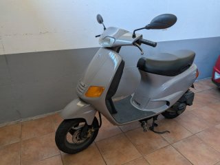 Vespa Gris ZIP 50