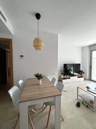 Mesa comedor extensible + 4 sillas