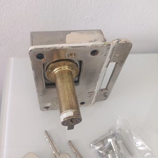 Cerradura sobreponer AZBE + 2 llaves