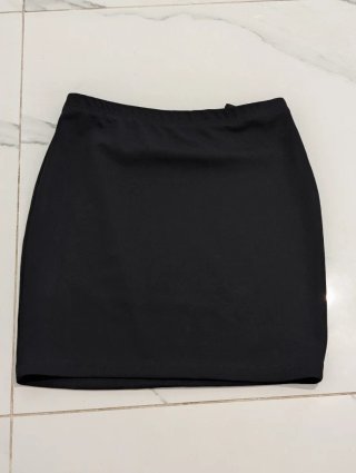 Minigonna nera aderente elasticizzata S nuova