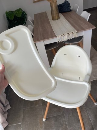 Trona blanca para bebé