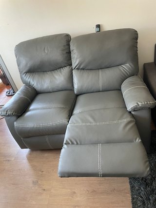 Sofá reclinable 2 plazas polipiel gris