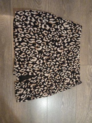 Mini H&M estampado animal print abertura lateral
