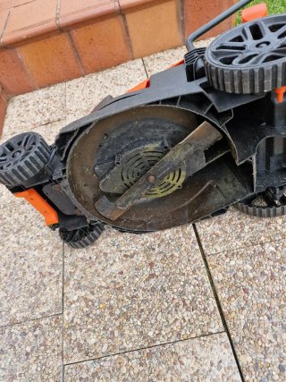 Cortacésped Eléctrico Black+Decker 1600W 38cm