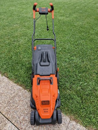 Cortacésped Eléctrico Black+Decker 1600W 38cm