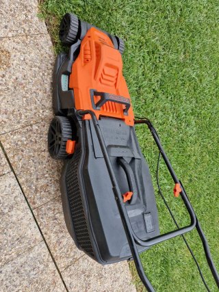 Cortacésped Eléctrico Black+Decker 1600W 38cm