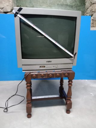Televisor Sanyo Gris