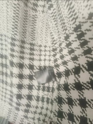 Camisa estampada blanco y negro