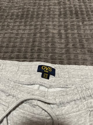 Pantalón corto gris OVS con logo Brooklyn