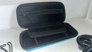 Nintendo Switch + Accesorios + 2 Juegos